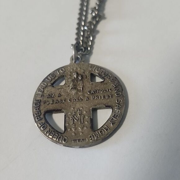 Vintage Sterling Silver 4-Way Cross WWII US Soldier Catholic Medal Pendant - Picture 7 of 7